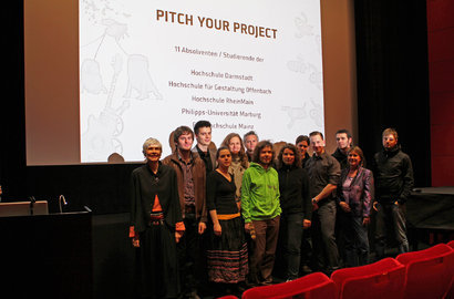 v.l.n.r. Anja Henningsmeyer, Manuel Schnabel, Nicolas Rolke, Sabrina Winter, Johanna Grolig, Simon Rauh, André Kirchner, Luana Carina Knipfer, Nikolas Biegel, Daniel Götz, Merlin Magg, Sibylle Kurz; Foto: Csongor Dobrotka
 v.l.n.r. Anja Henningsmeyer, Manuel Schnabel, Nicolas Rolke, Sabrina Winter, Johanna Grolig, Simon Rauh, André Kirchner, Luana Carina Knipfer, Nikolas Biegel, Daniel Götz, Merlin Magg, Sibylle Kurz; Foto: Csongor Dobrotka