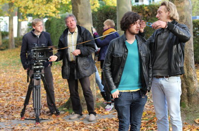 STOP BY. SHOOT FILM-Workshop 2011: Kodak-Kameramann Matthias Maaß erklärt Studierenden die Arri-Flex-416-Plus
 STOP BY. SHOOT FILM-Workshop 2011: Kodak-Kameramann Matthias Maaß erklärt Studierenden die Arri-Flex-416-Plus